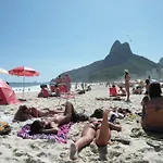 Copacabana 100m da Praia
